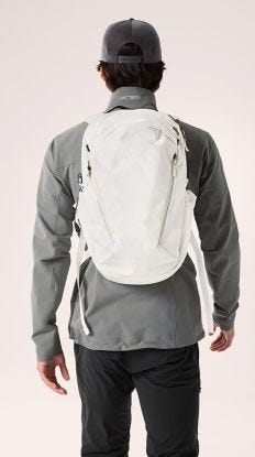Mantis 26L 多功能背包
